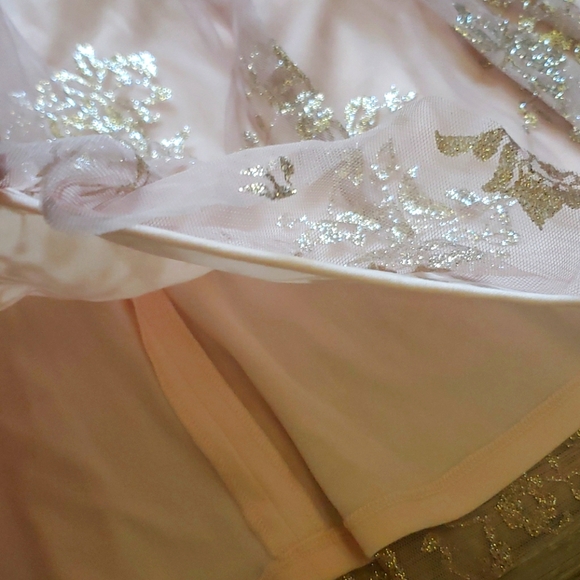 tulle mini dress with gold print details. - Picture 4 of 14